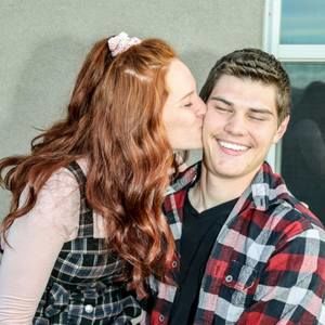 Meet your Posher, Chloe